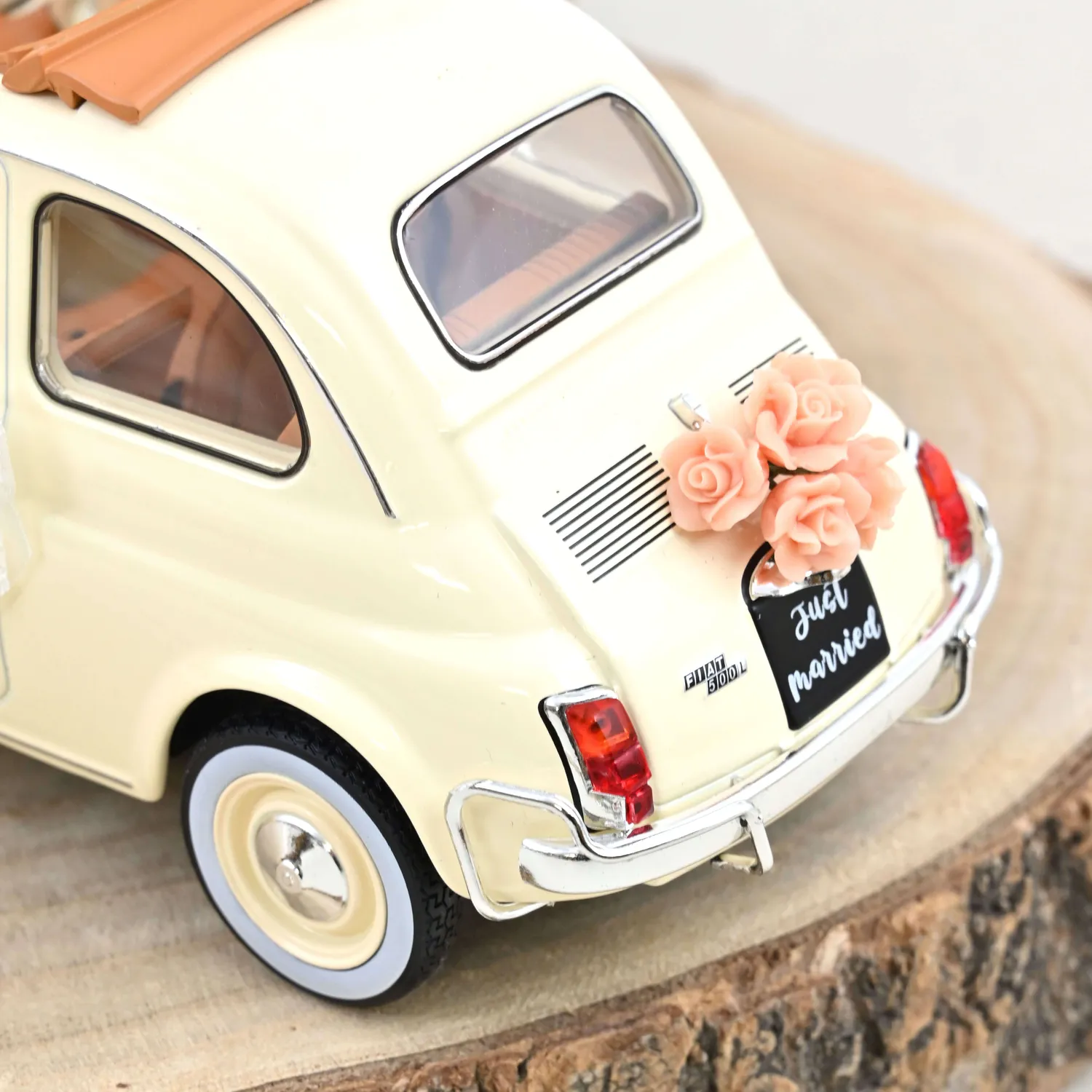 Norev Fiat 500 L 1968 voiture miniature 1/18 mariage ivoire