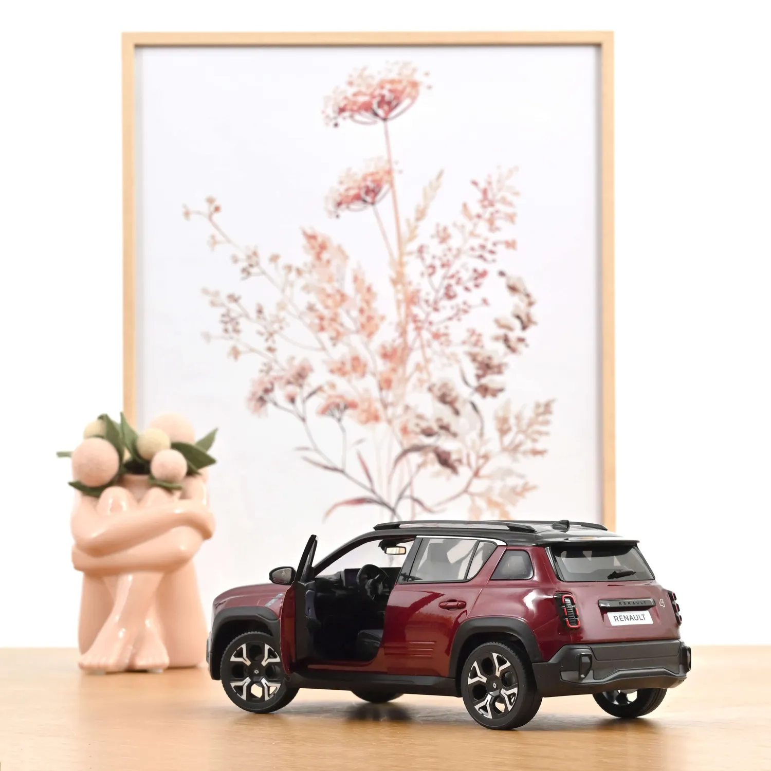 Norev Renault 4 E-Tech 2025 miniature 1/18 rouge carmin 300 pcs