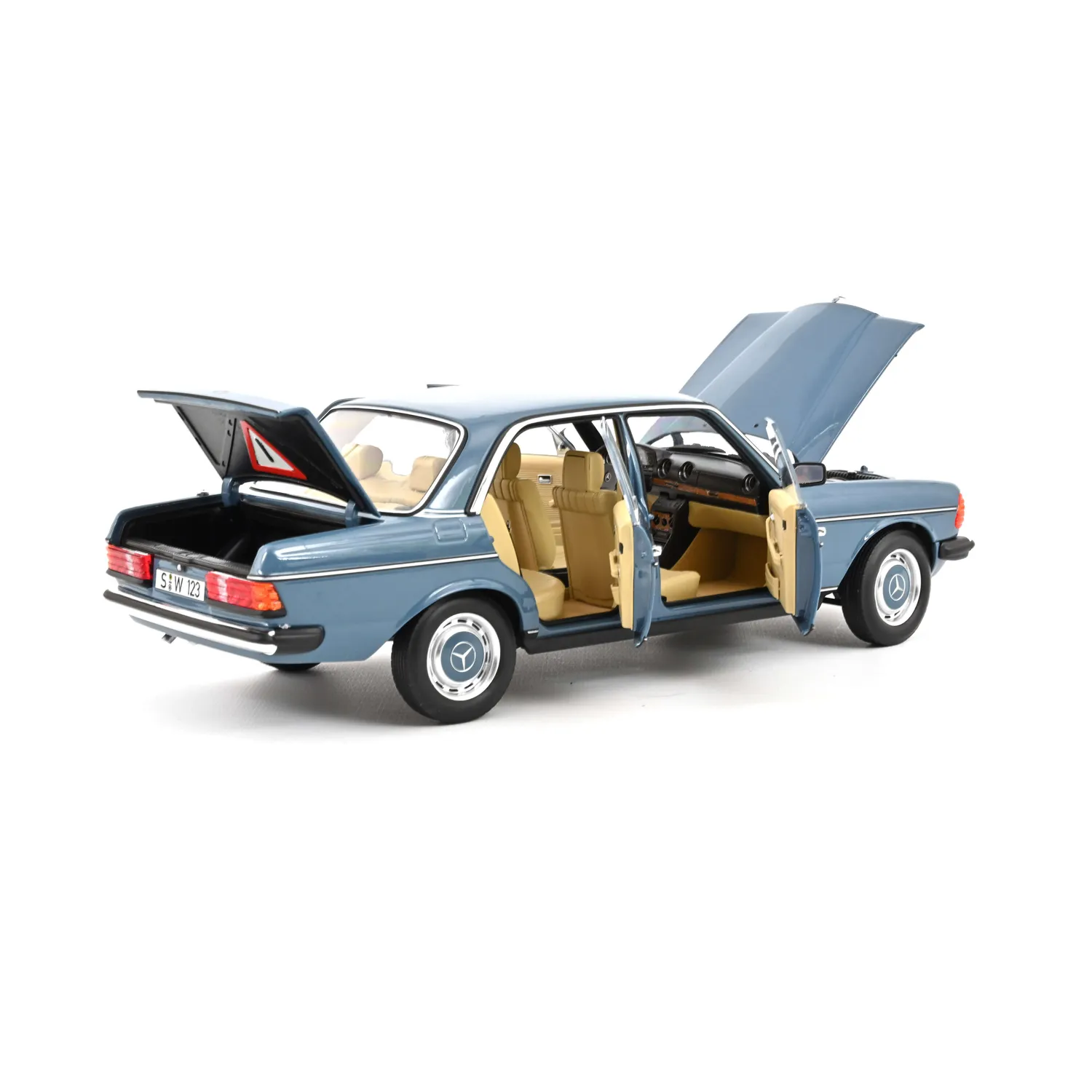 Norev Mercedes-Benz 200 1982 voiture miniature 1/18 bleu