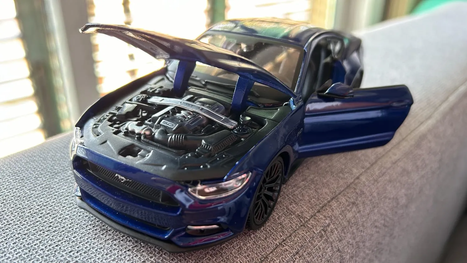 Maisto Ford Mustang Shelby GT500 voiture 1:24 bleue métal