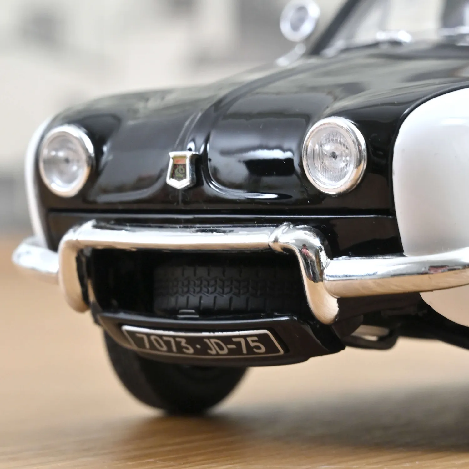 Norev Renault Dauphine Police 1958 miniature 1/18 pie