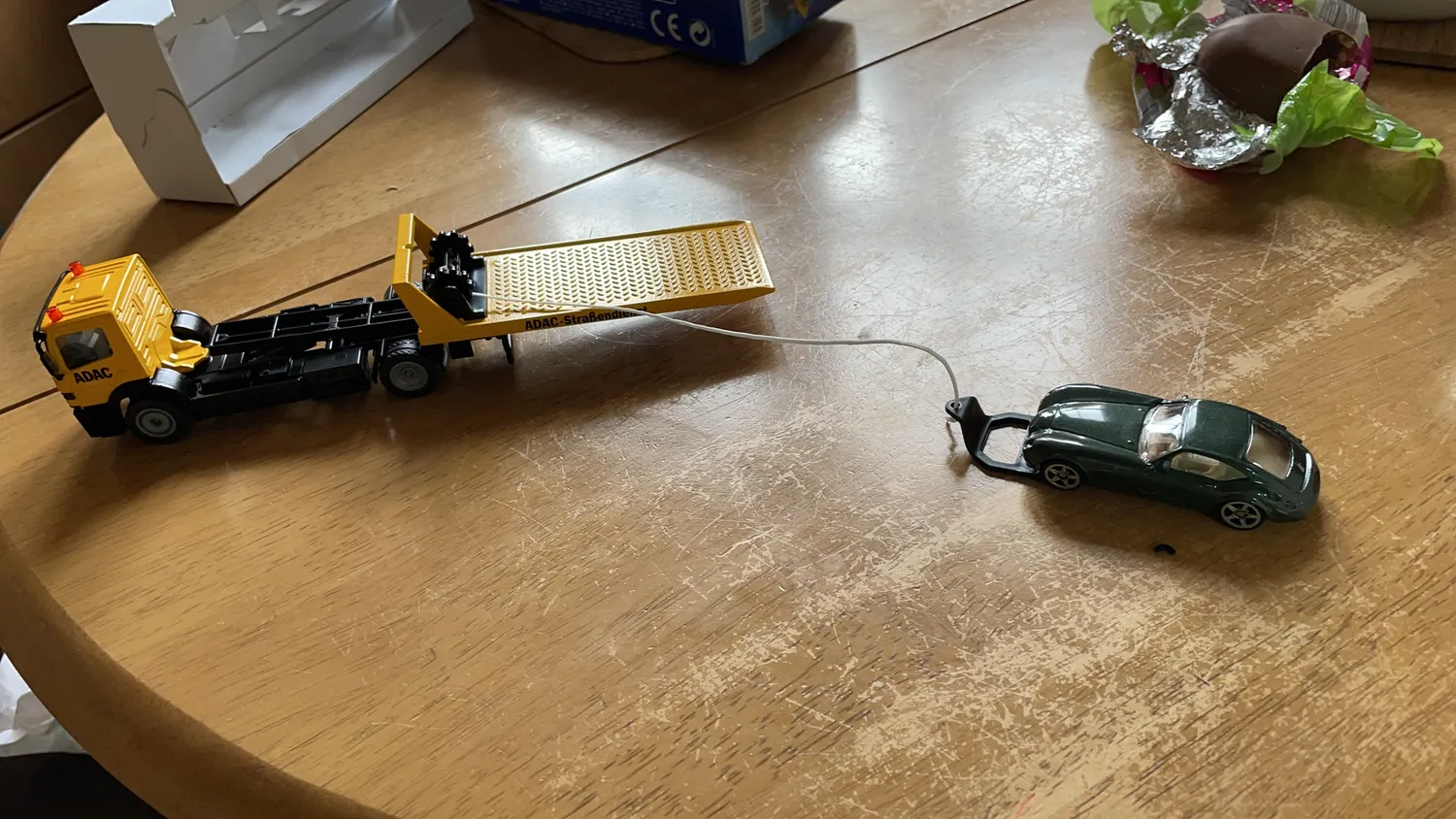 Siku 2712 dépanneuse + voiture miniature 1/55 jaune ADAC