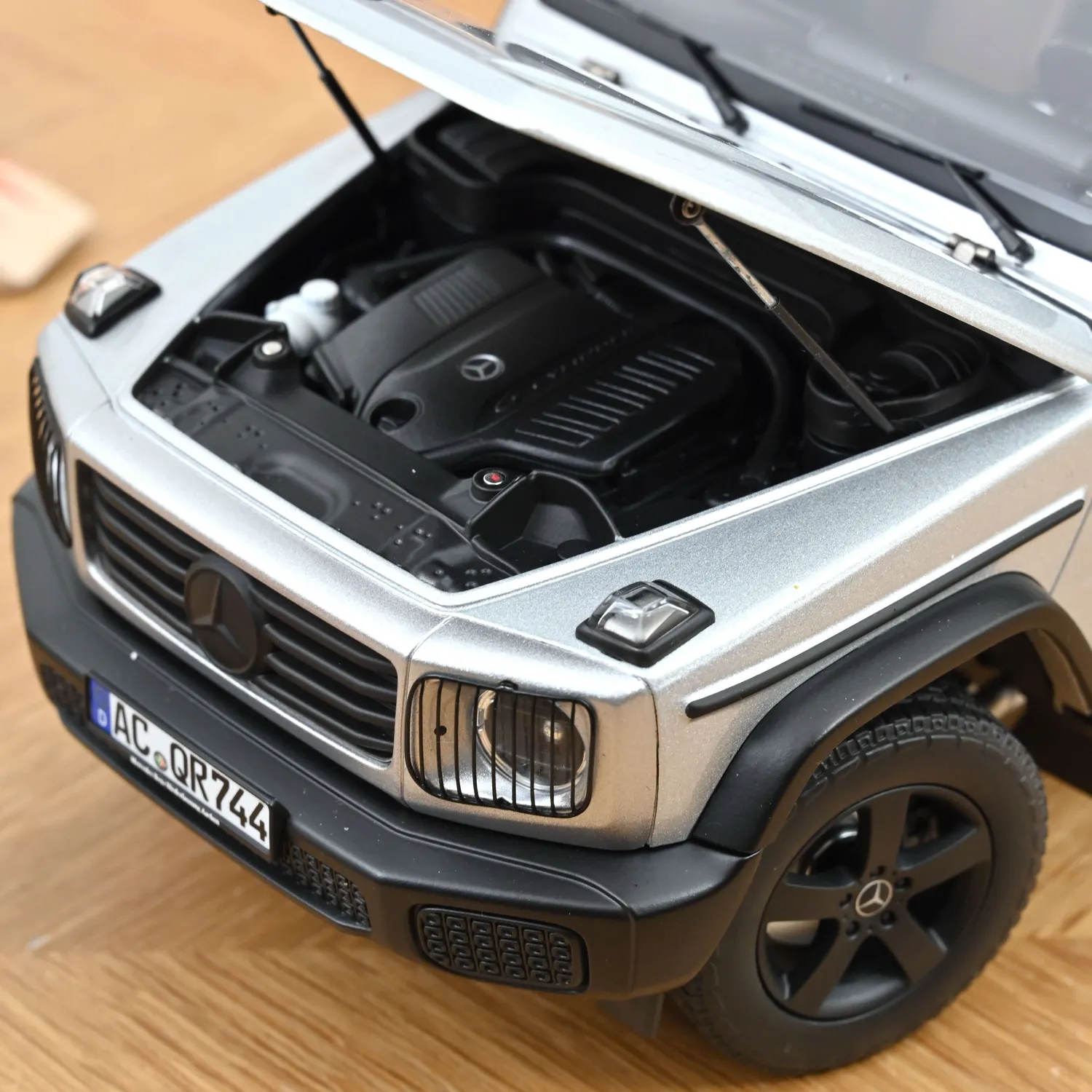 Norev Mercedes Classe G 2024 miniature 1/18 argent