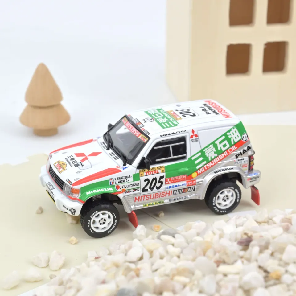 Norev Mitsubishi Pajero 1997 Dakar 205 voiture miniature 1/43