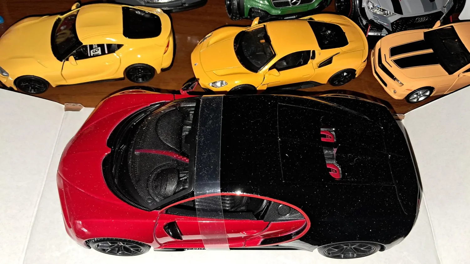Maisto Special Edition 31524 Bugatti Chiron Sport miniature 1/24 rouge
