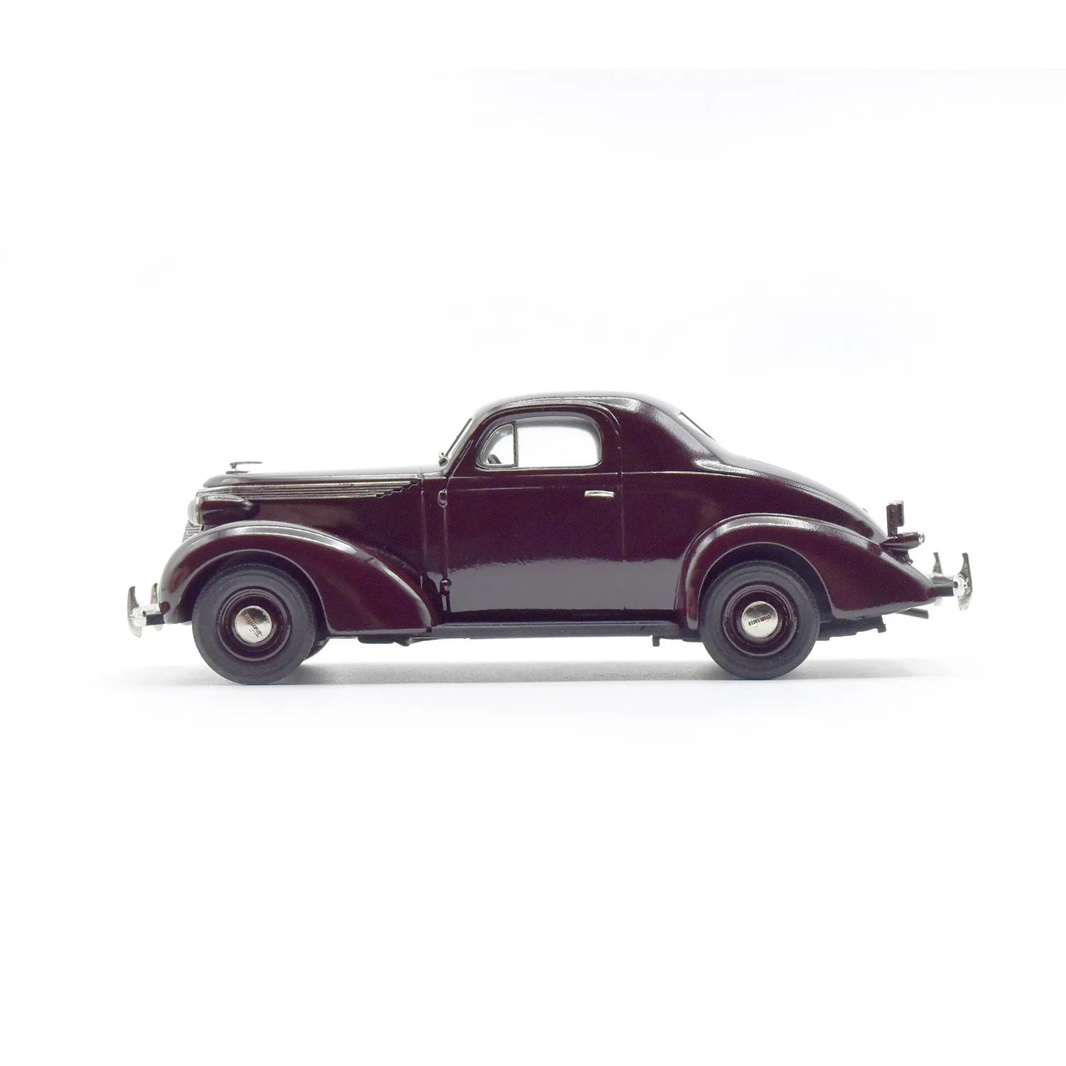 Brooklin NB Center 1937 Studebaker Dictator Coupe miniature 1:43 bordeaux