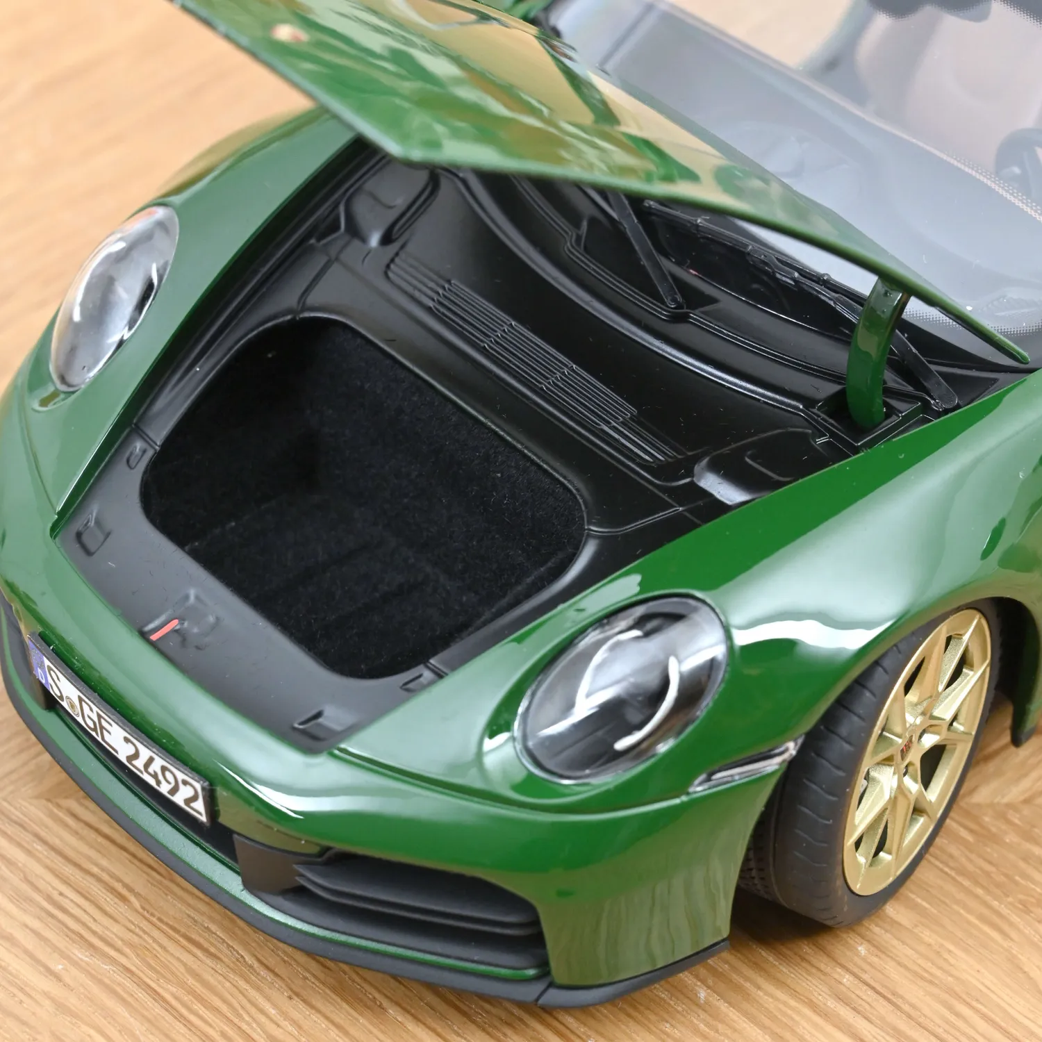 Norev Porsche 911 Carrera 2025 miniature 1/18 vert irlandais 200 pcs