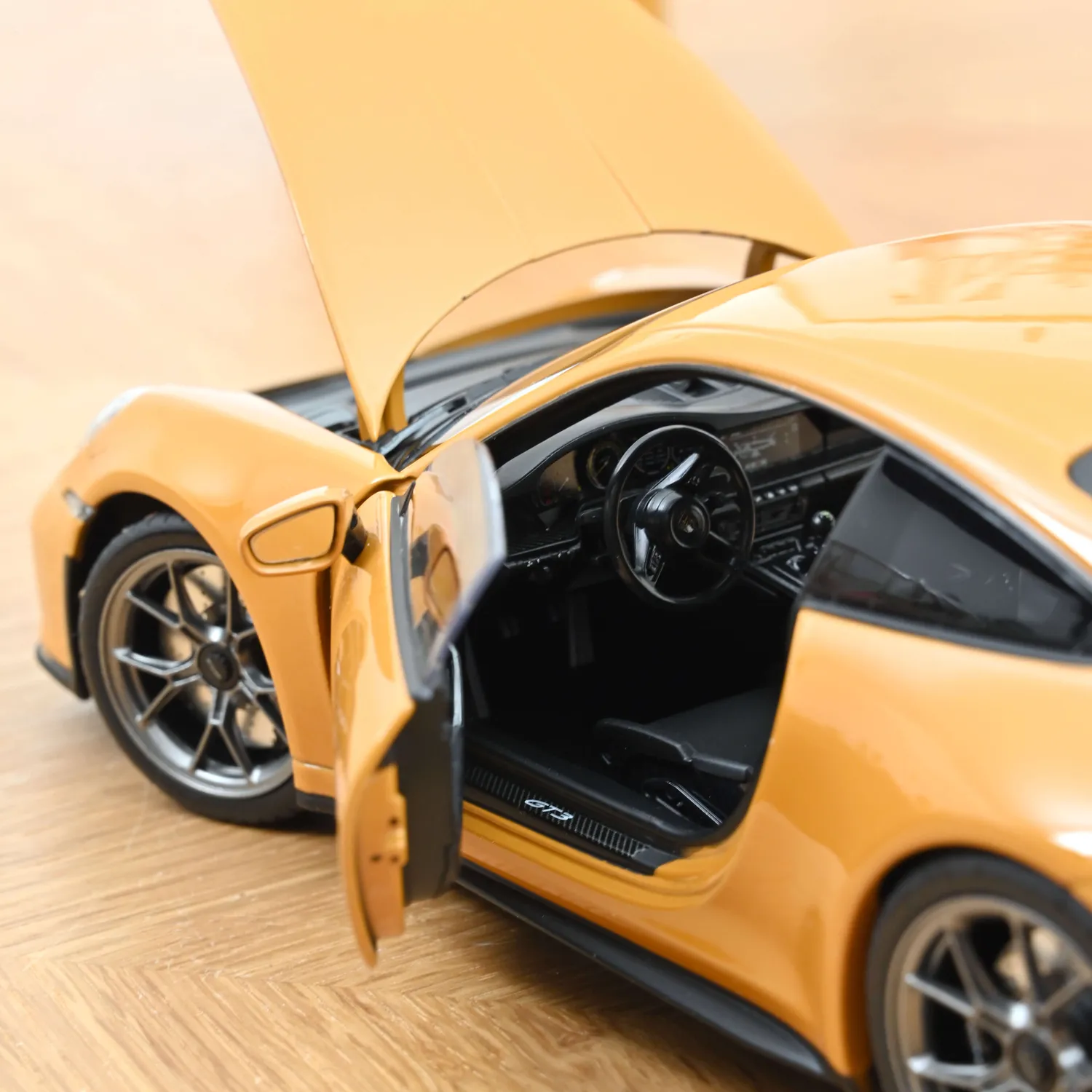 Norev Porsche 911 GT3 2021 miniature 1/18 jaune Bahama