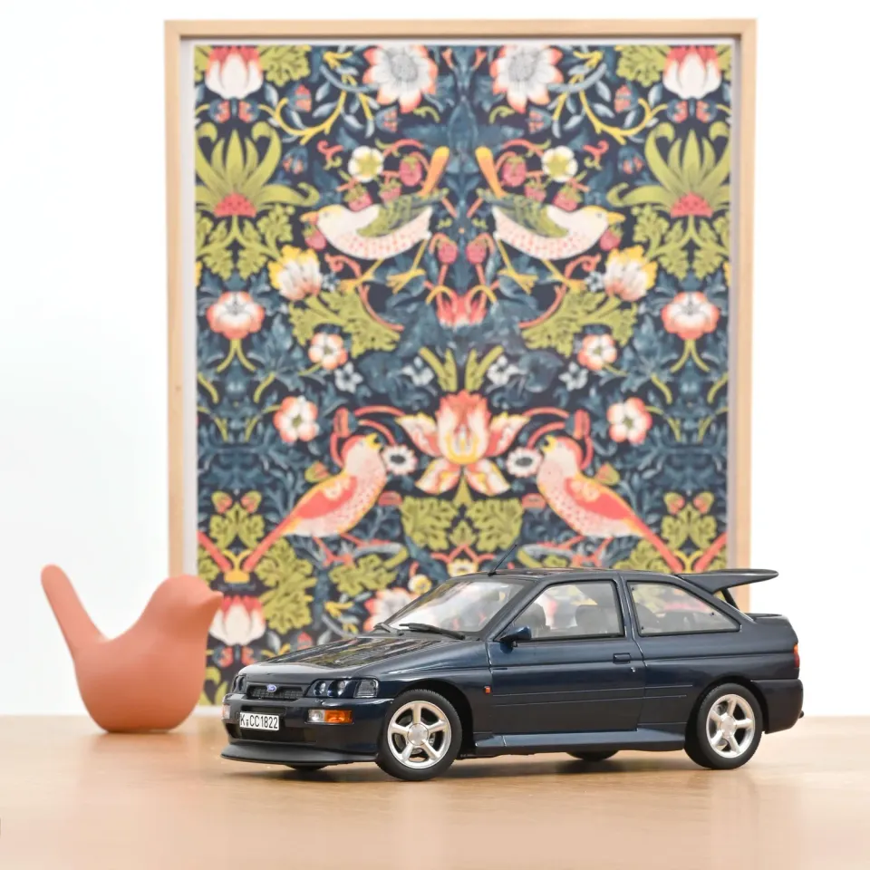 Norev Ford Escort Cosworth 1992 voiture miniature Bleu Pétrole 1/18