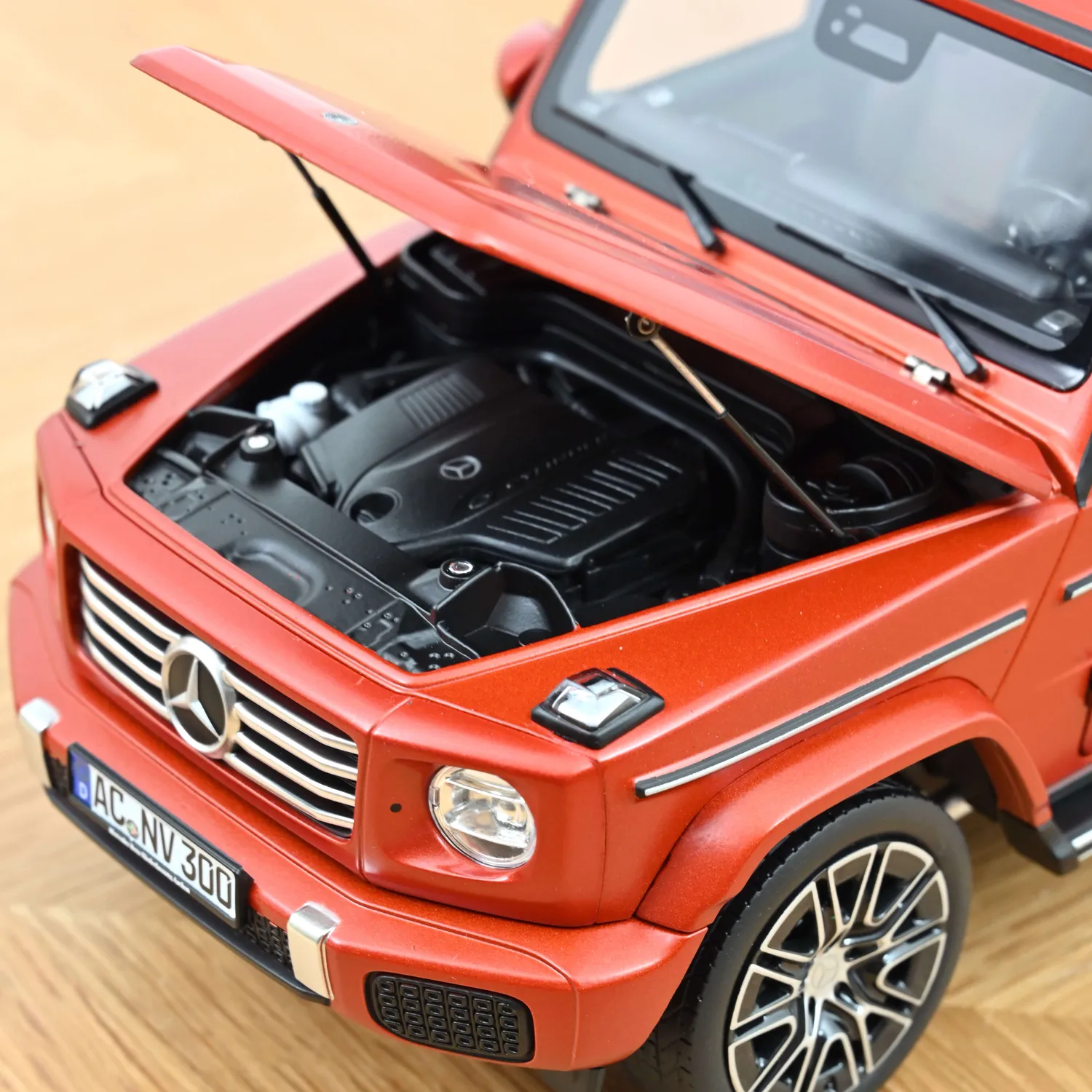 Norev Mercedes G-Class 2024 miniature 1/18 orange mat