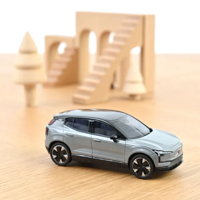 Norev Volvo EX30 2024 miniature 1/43 gris brume
