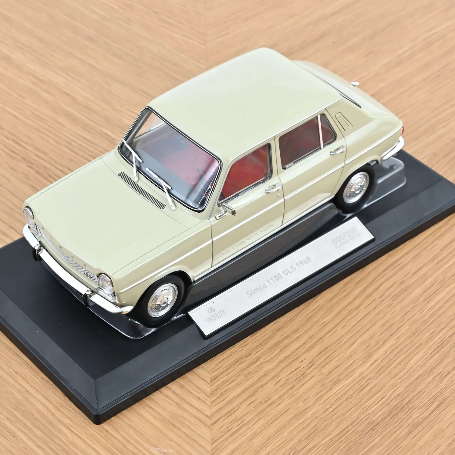 Norev Simca 1100 GLS 1968 voiture miniature 1/18 beige 200 pcs