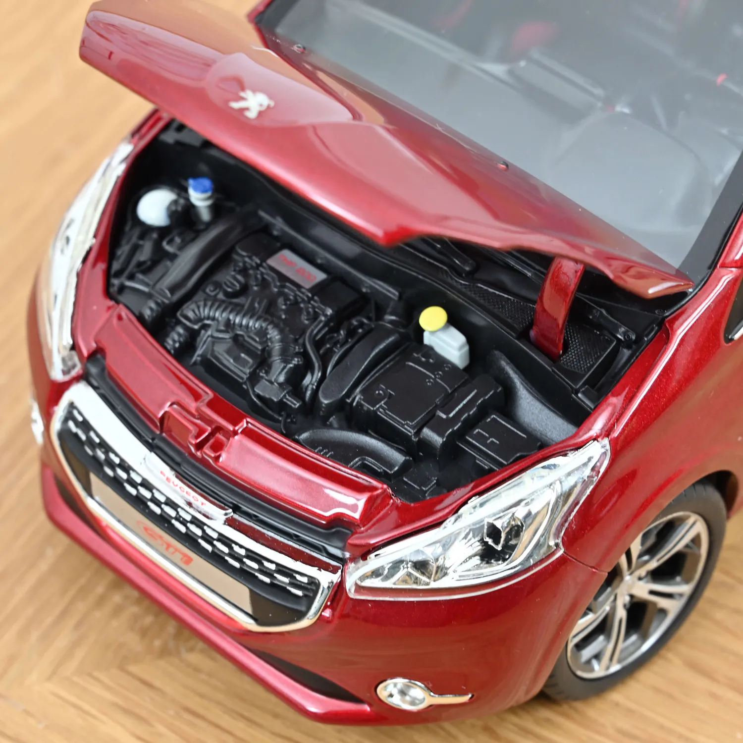 Norev Peugeot 208 GTi 2013 miniature 1/18 rouge rubis 4 ouvrants