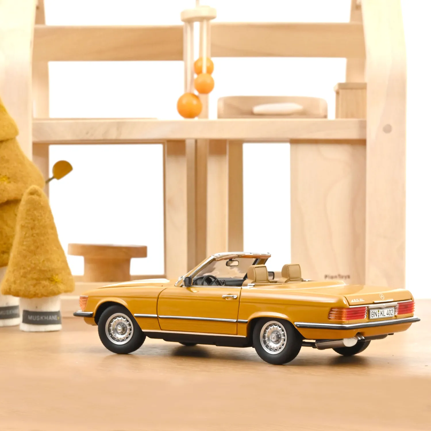 Norev Mercedes-Benz 450 SL 1975 voiture miniature 1/18 orange