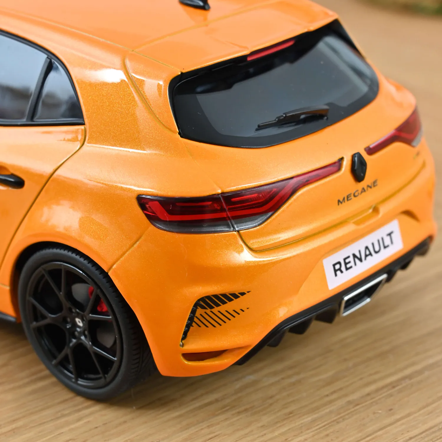 Norev Renault Mégane R.S. Ultime 2023 miniature 1/18 orange 200pcs