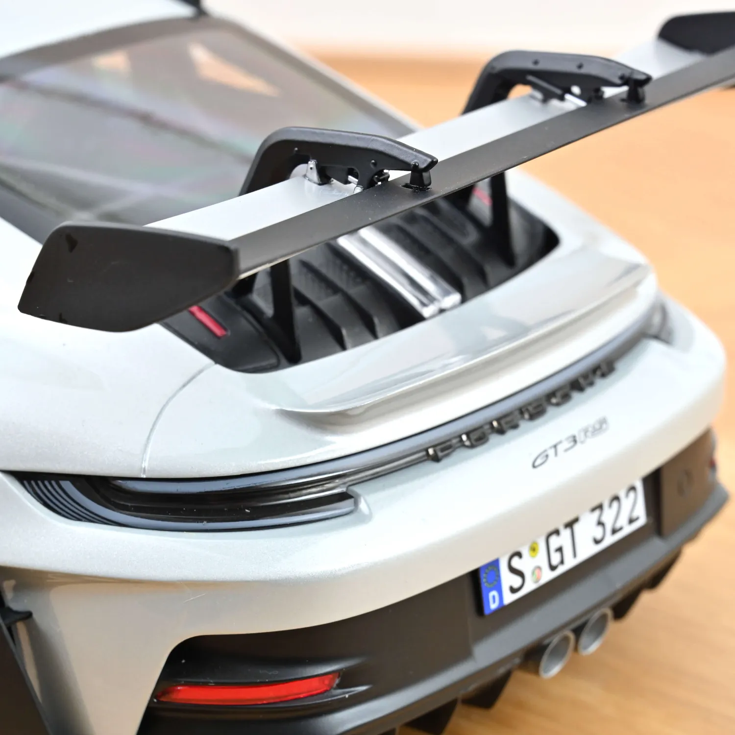 Norev Porsche 911 GT3 RS 2022 miniature 1/12 argent GT