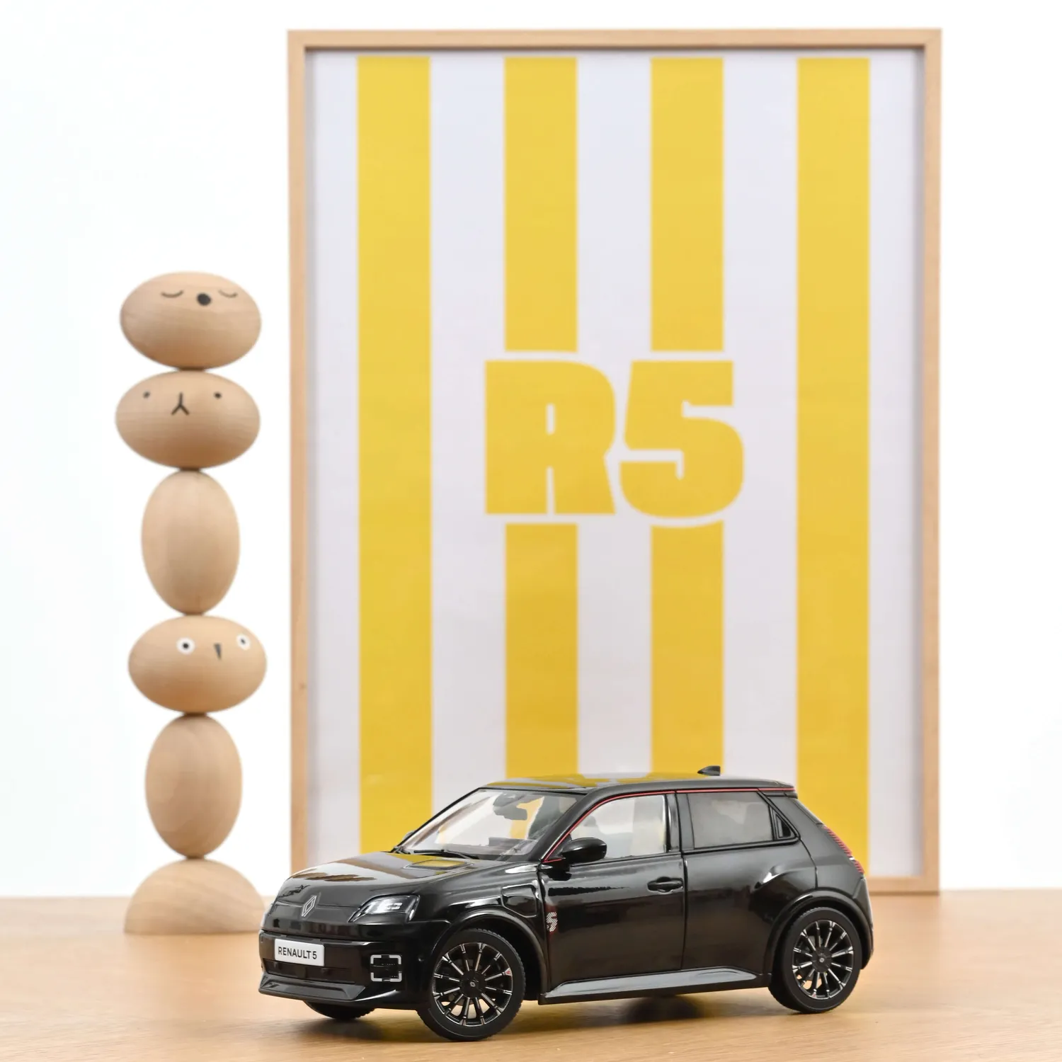 Norev Renault 5 E-Tech 2024 miniature 1/18 noir étoilé