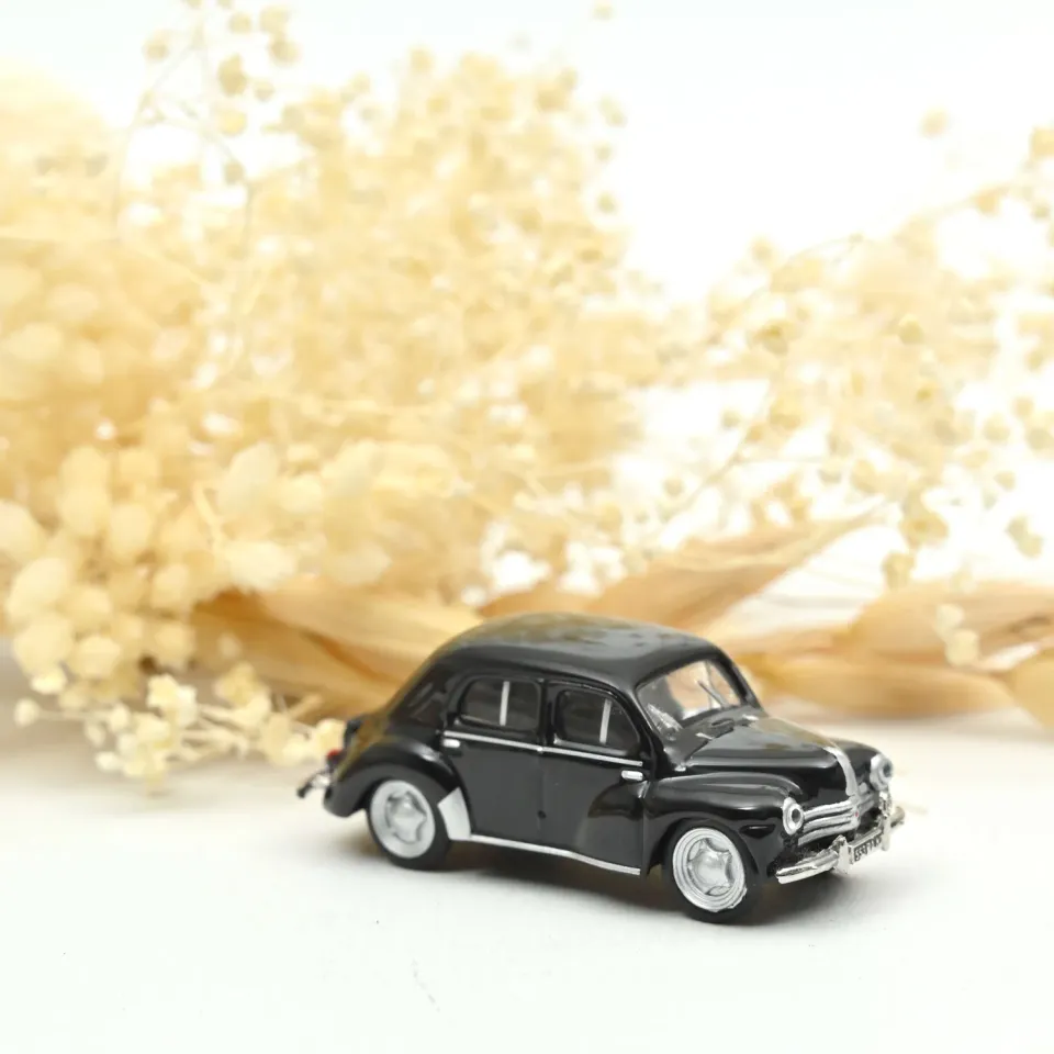 Norev Renault 4CV miniature 1/87 noir 1955