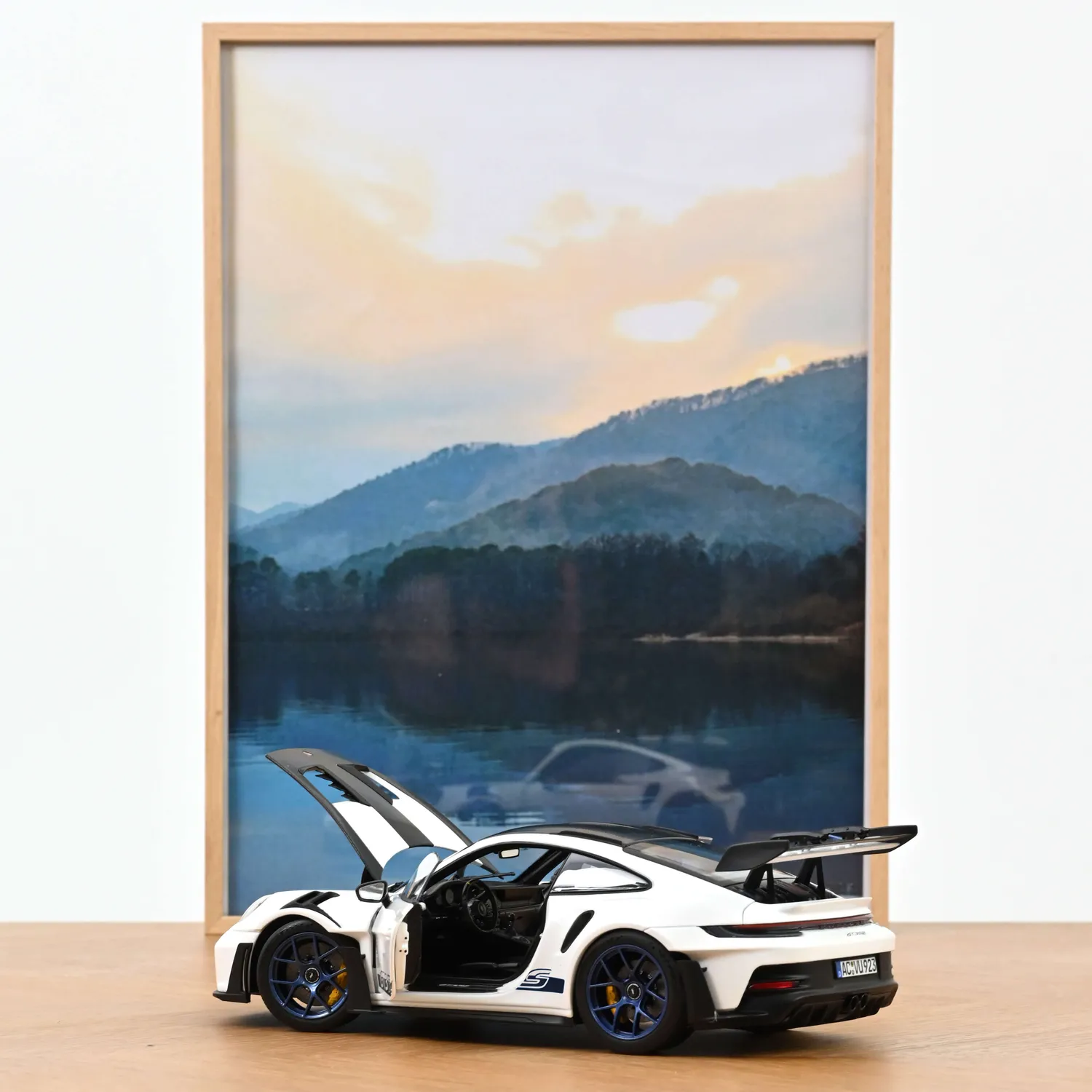 Norev Porsche 911 GT3 RS Pack Weissach 2022 miniature 1/18 blanc