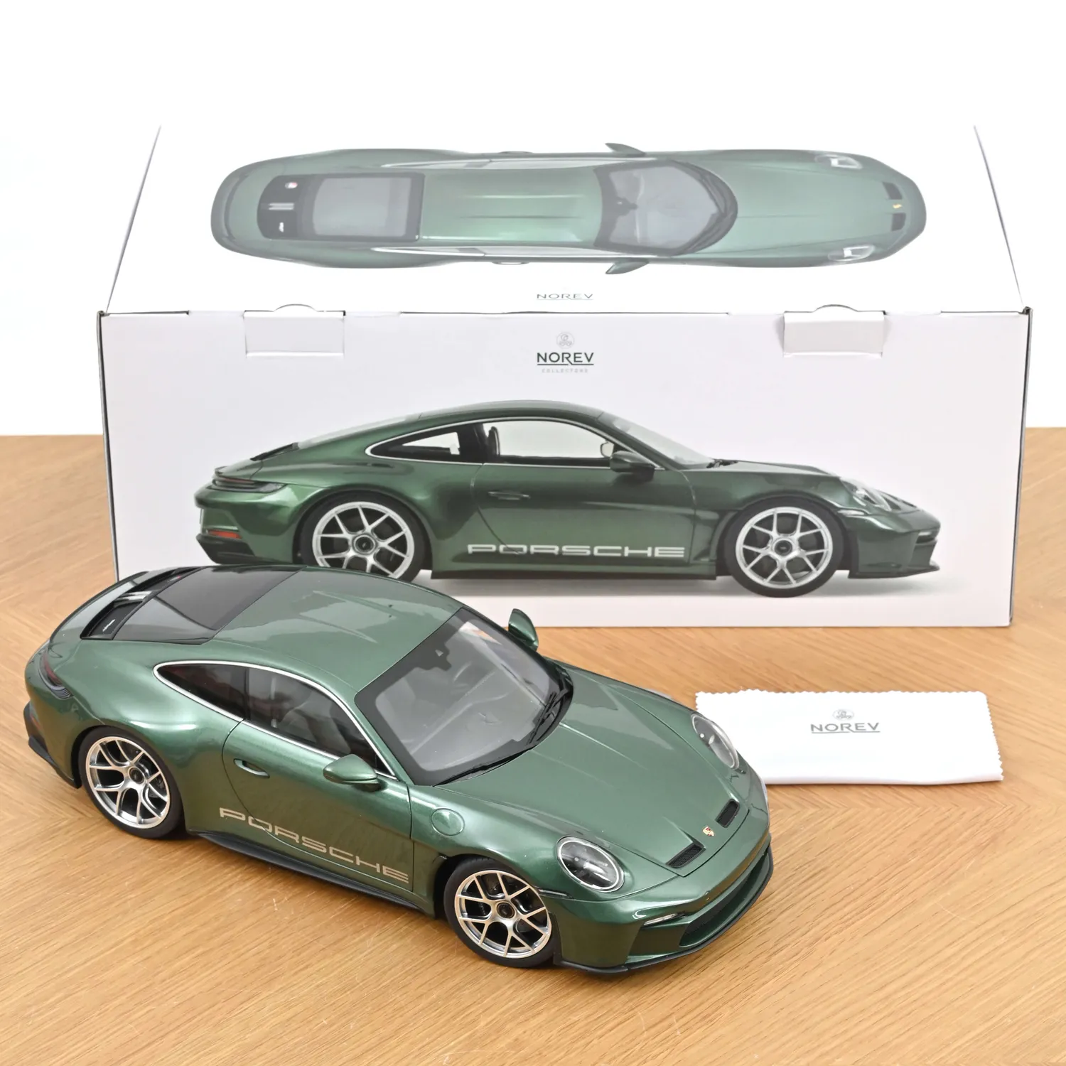 Norev Porsche 911 S/T 2023 voiture miniature 1/12 vert malachite