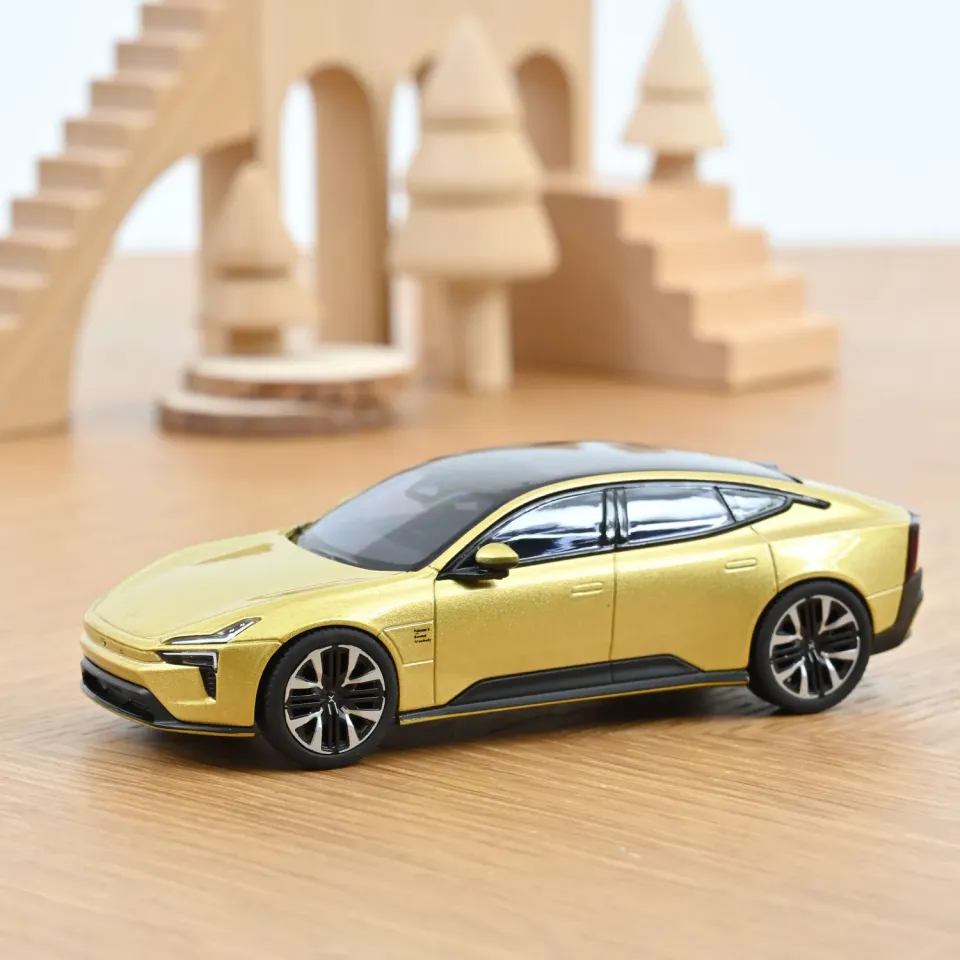 Norev Polestar 5 2025 voiture miniature 1/43 gold