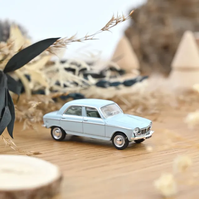 Norev Peugeot 204 1967 miniature 1/87 bleu ciel berline