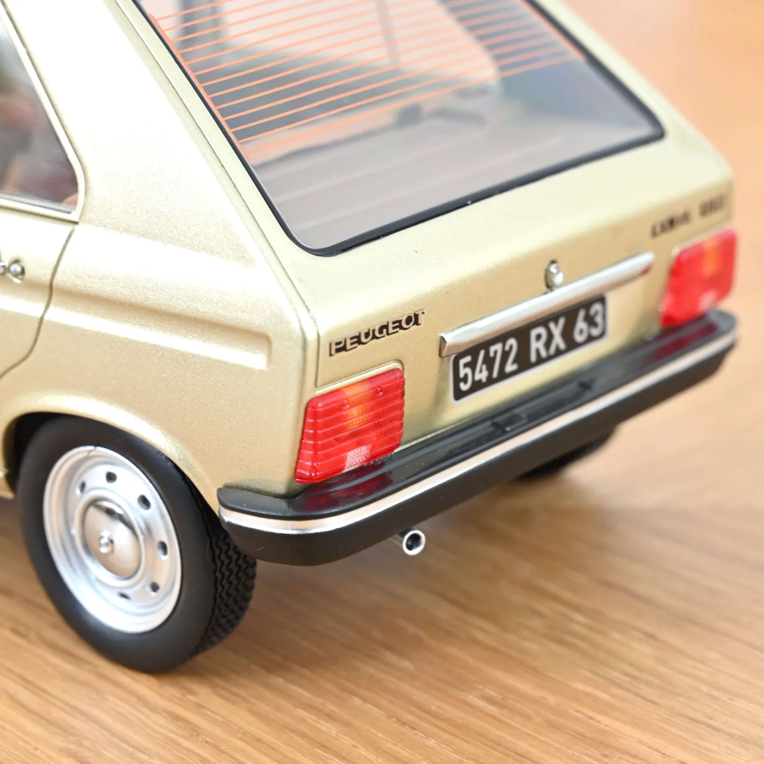 Norev Peugeot 104 GR 1981 voiture miniature 1/18 beige métallisé