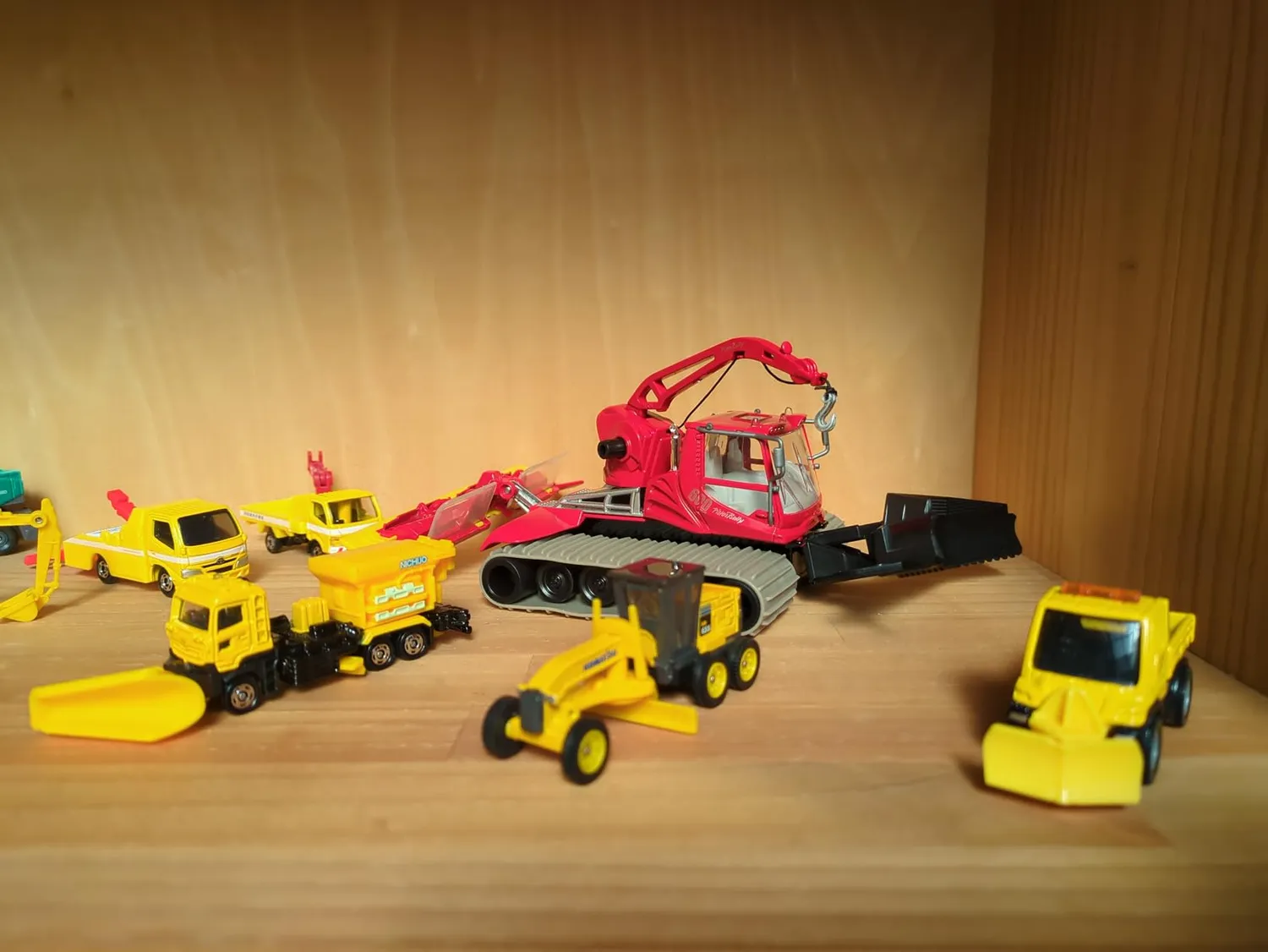 SIKU Super 4914 dameuse Pistenbully 600 rouge 19,5 cm