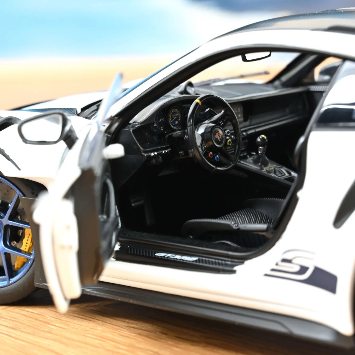 Norev Porsche 911 GT3 RS Pack Weissach 2022 miniature 1/18 blanc