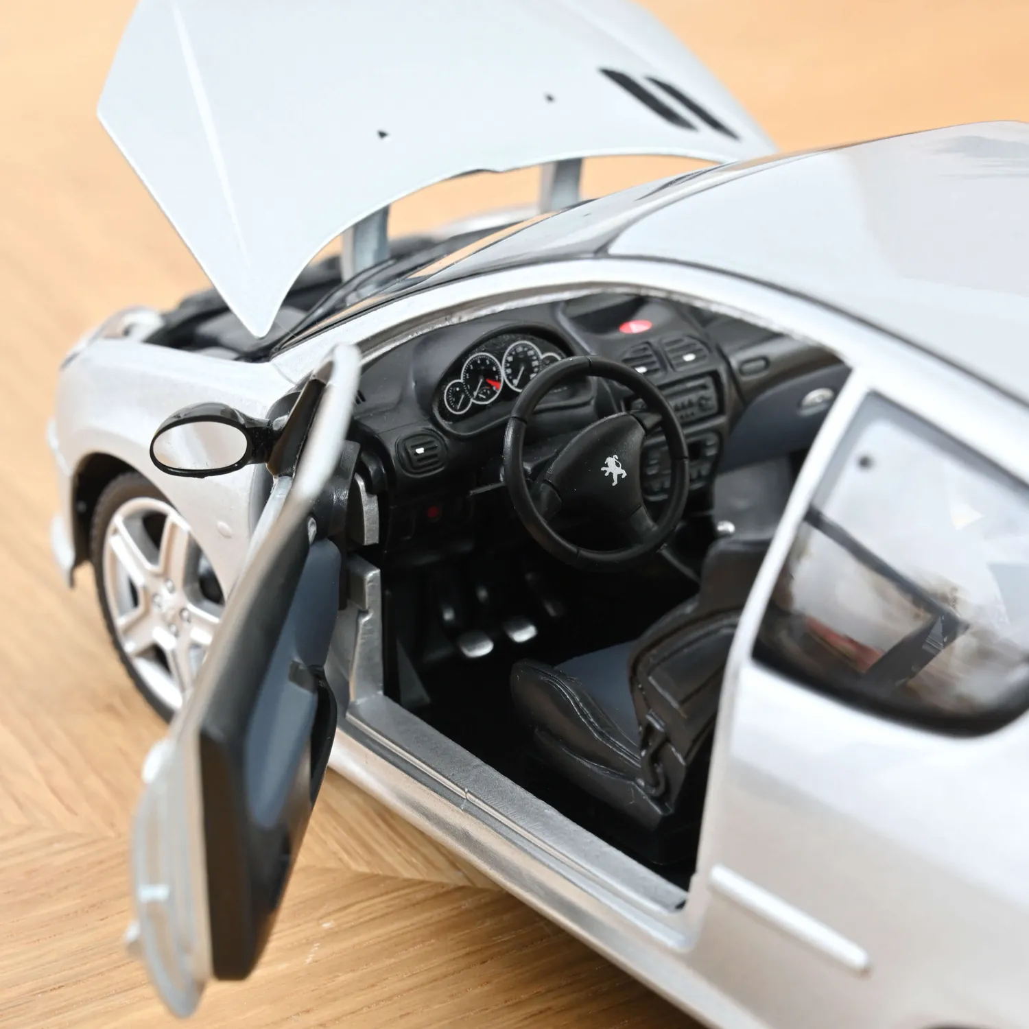 Norev Peugeot 206 RC 2003 miniature 1/18 argent 4 ouvrants