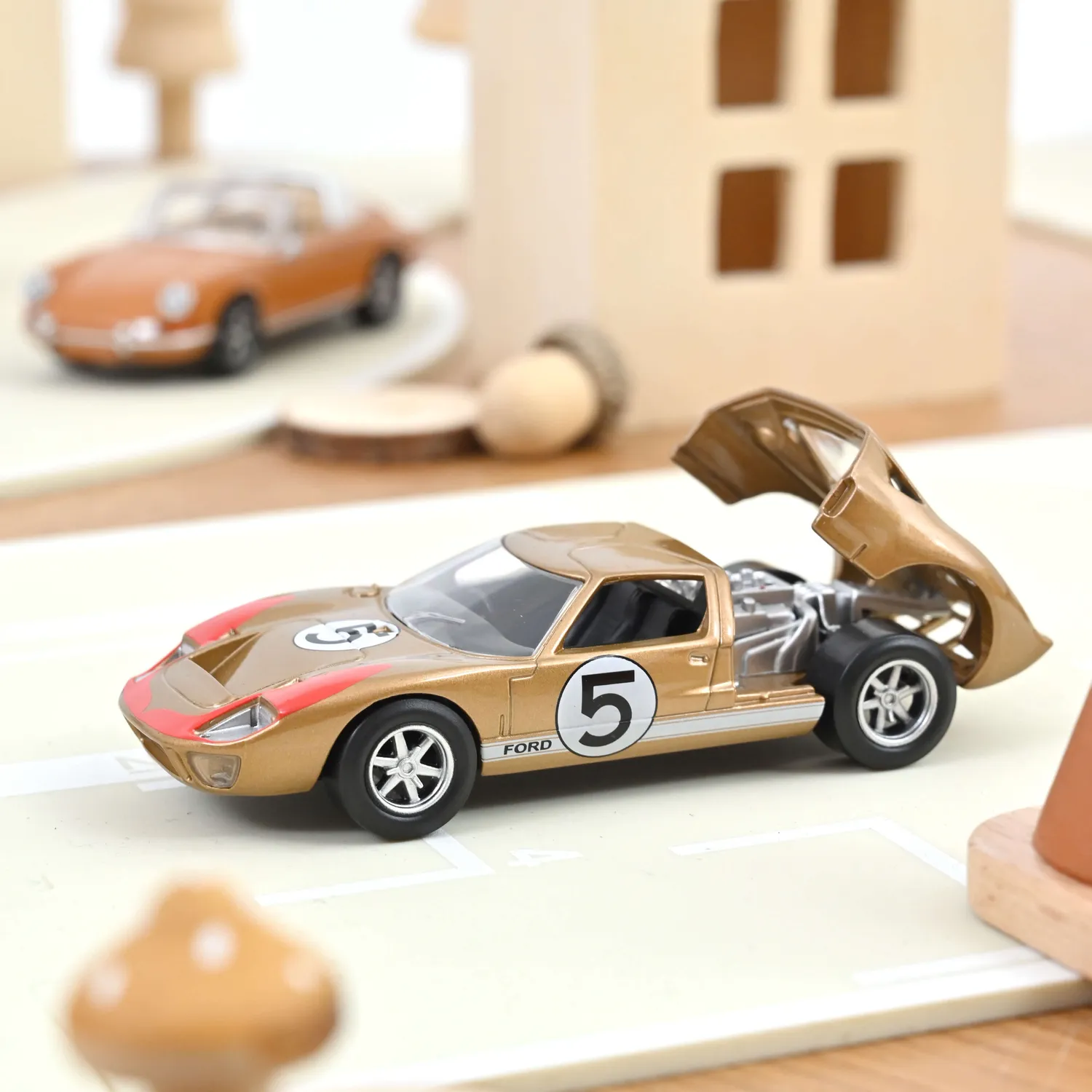 Norev Ford GT40 1966 n°5 jet-car 1/43 dorée