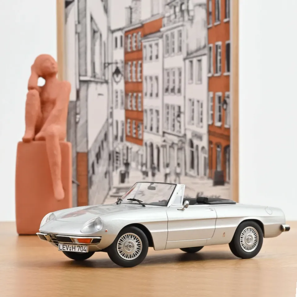 Norev Alfa Romeo 2000 Spider 1973 miniature 1/18 gris