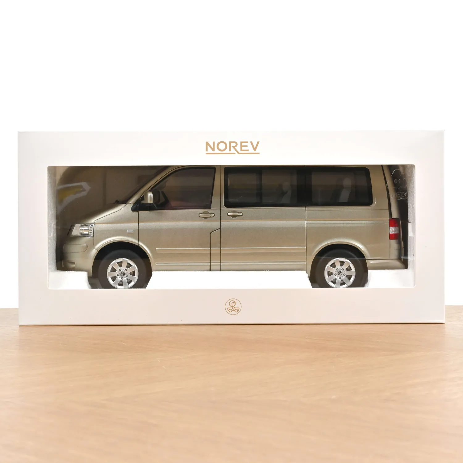 Norev VW Multivan 2003 voiture miniature 1/18 beige