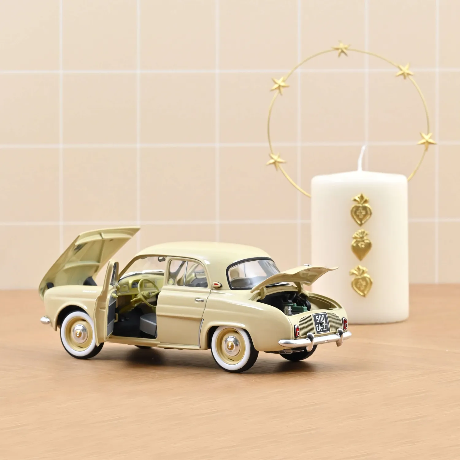 Norev Renault Dauphine 1958 miniature 1/18 Beige ouvrants