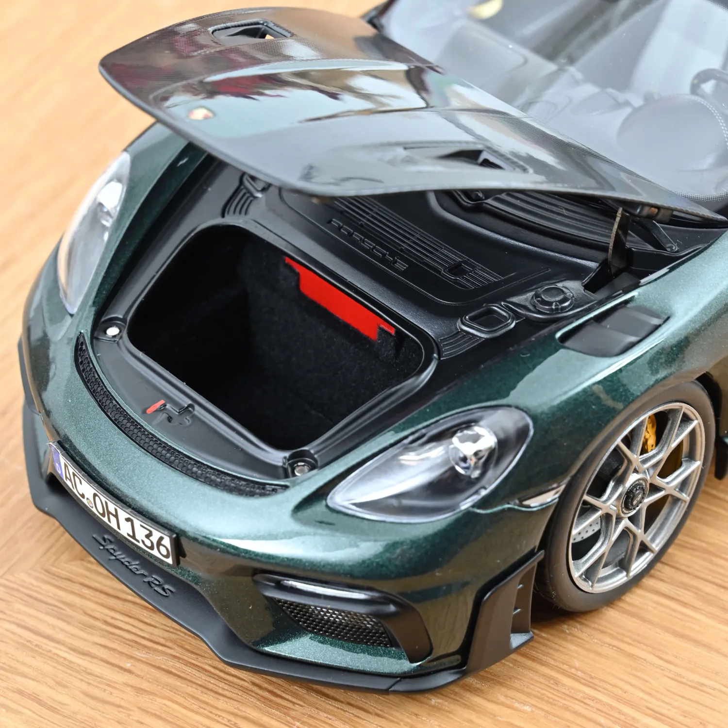 Norev Porsche 718 Spyder RS Weissach miniature 1/18 vert 2023