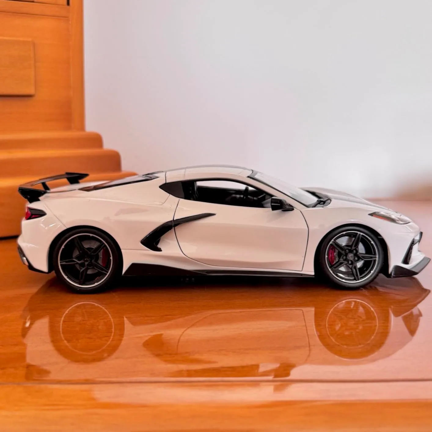 Maisto Chevrolet Corvette Stingray voiture miniature coupé 1/18