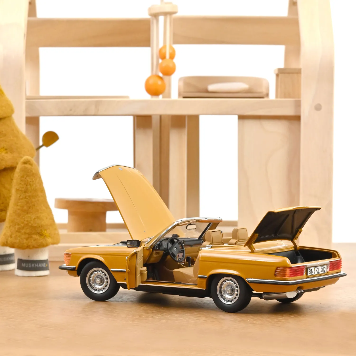 Norev Mercedes-Benz 450 SL 1975 voiture miniature 1/18 orange