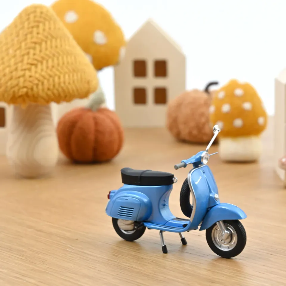 Norev Vespa 125 Primavera 1968 scooter 1/18 bleu