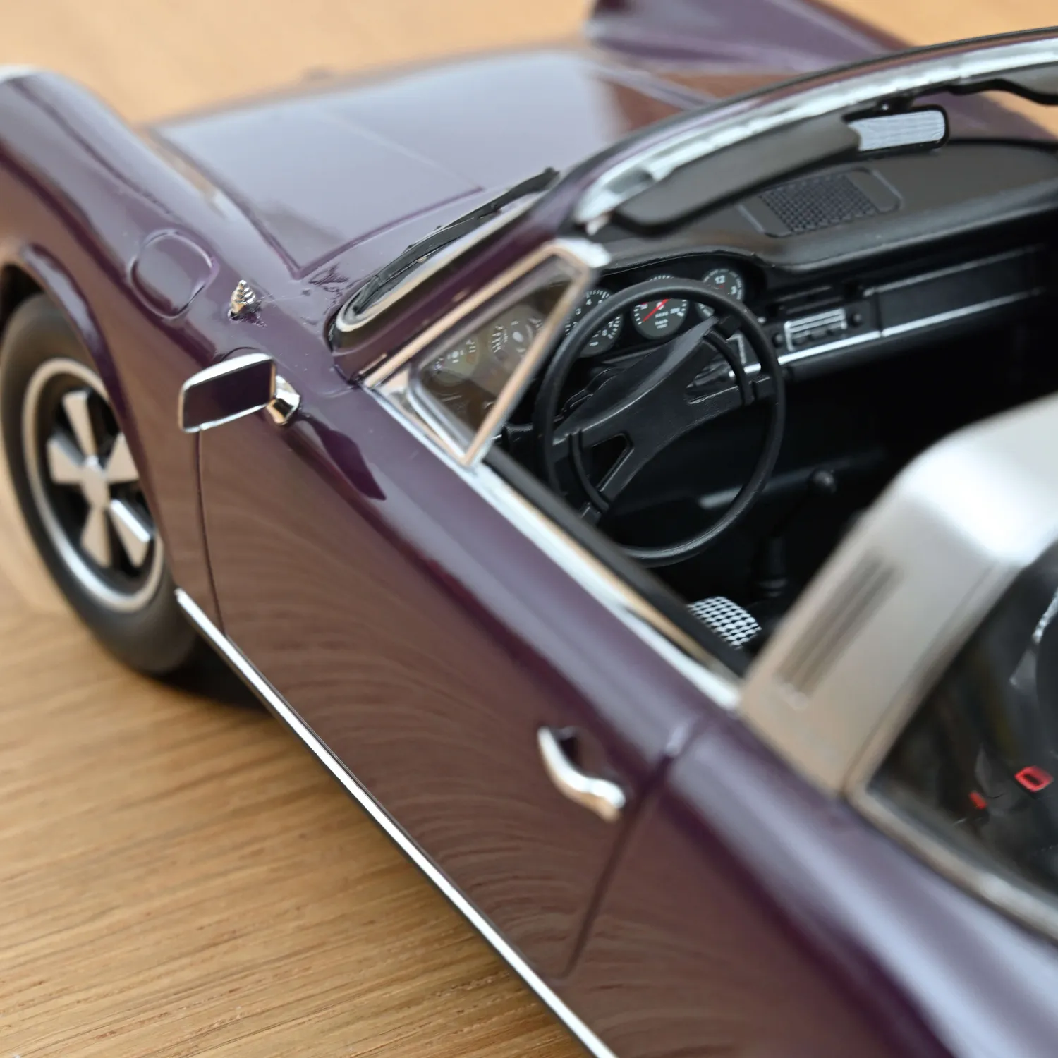 Norev Porsche 911 E Targa 1971 miniature 1/18 mauve toit amovible