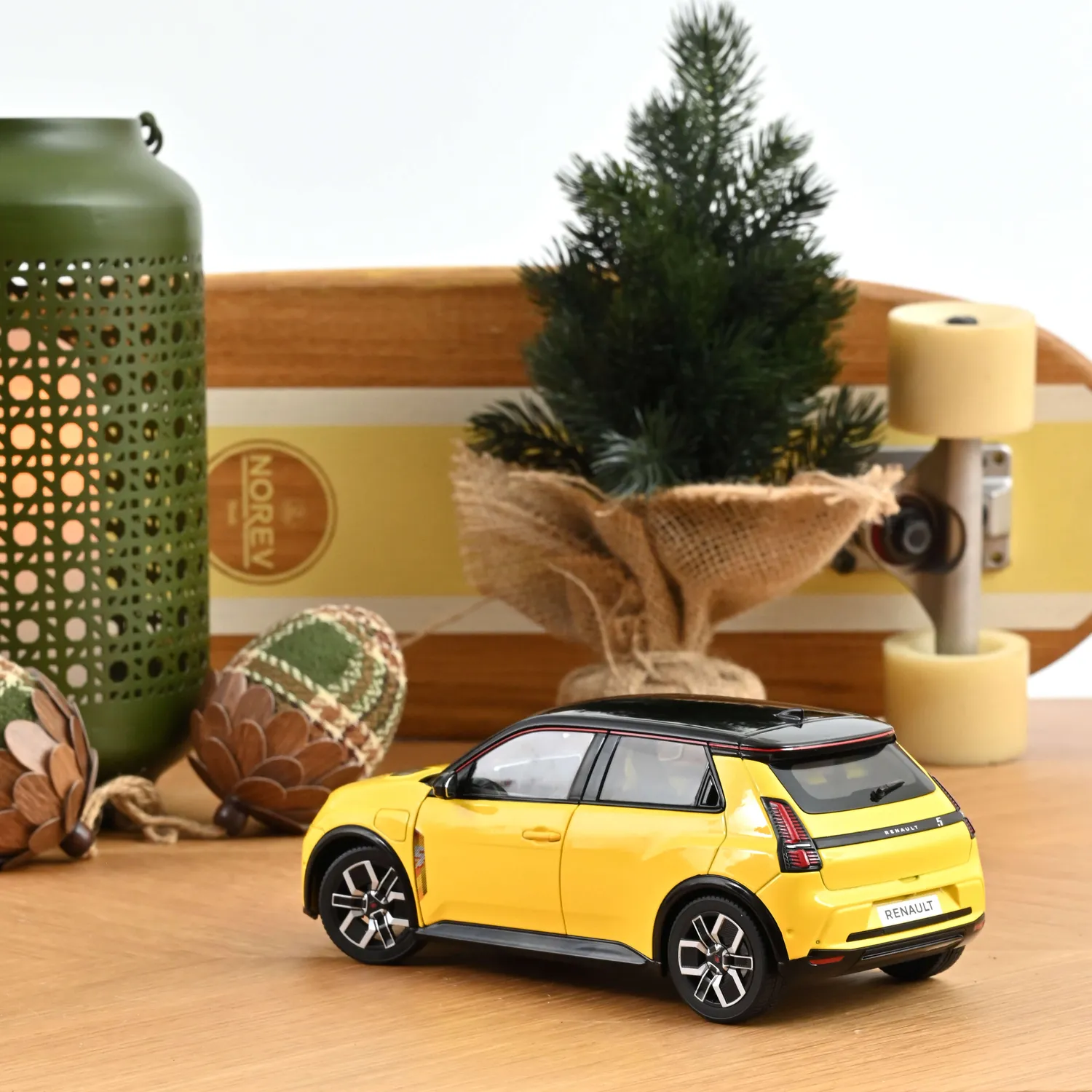Norev Renault 5 E-Tech 2024 miniature 1/18 jaune pop