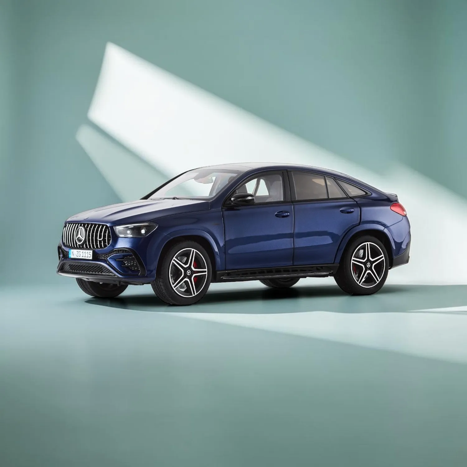 NZG Mercedes-AMG GLE 53e Coupé voiture miniature 1:18 vert