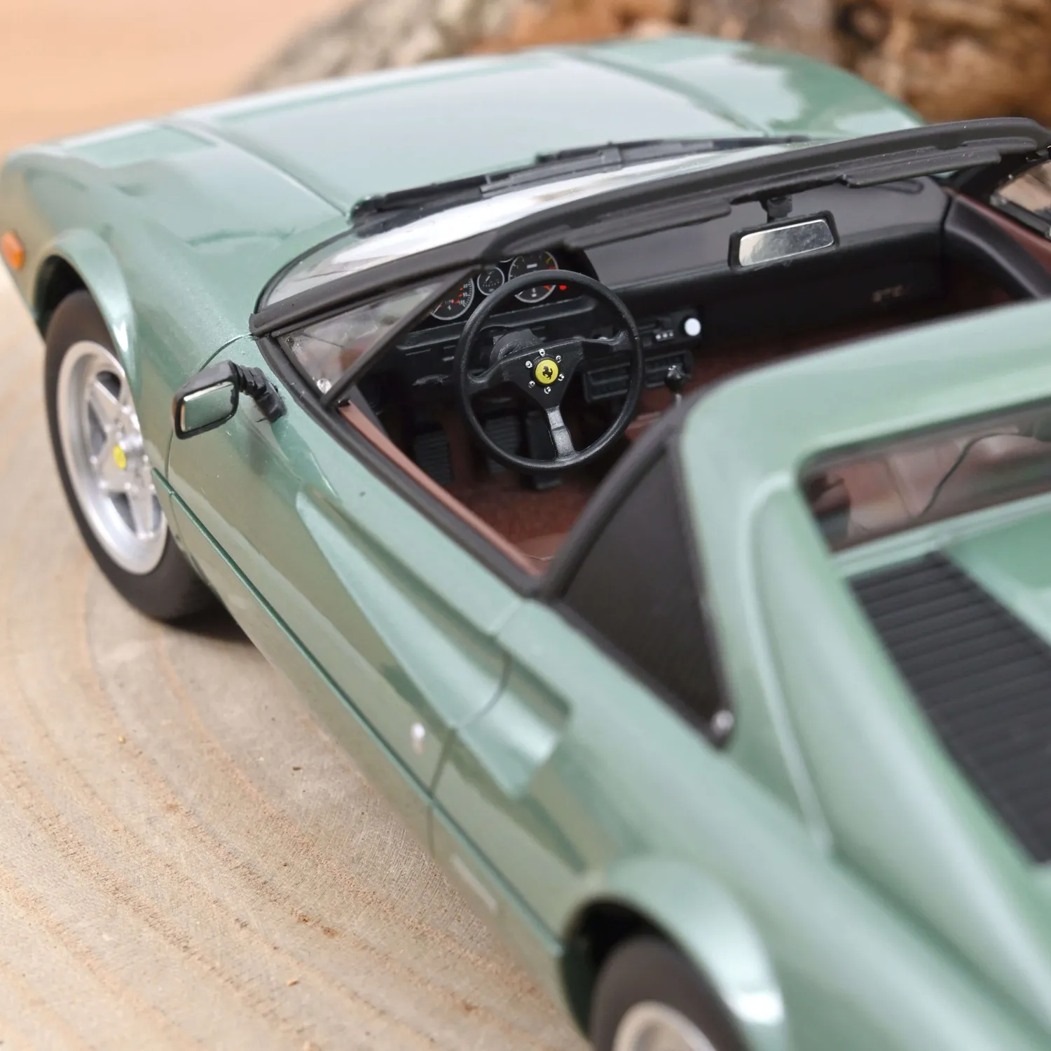 Norev Ferrari 308 GTS 1982 miniature 1/18 verde medio