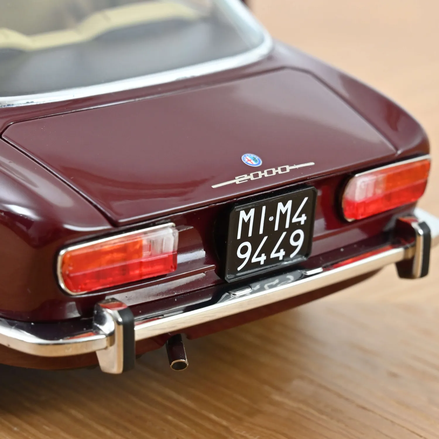 Norev Alfa Romeo 2000 GTV 1973 miniature 1/18 amarante