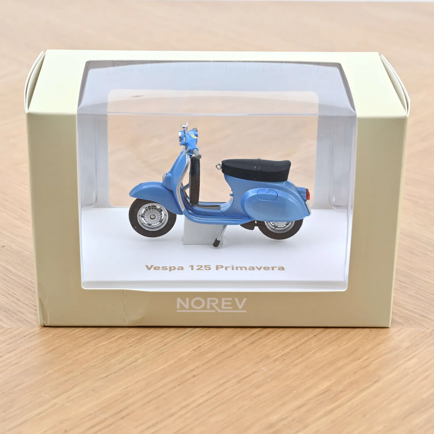 Norev Vespa 125 Primavera 1968 scooter 1/18 bleu
