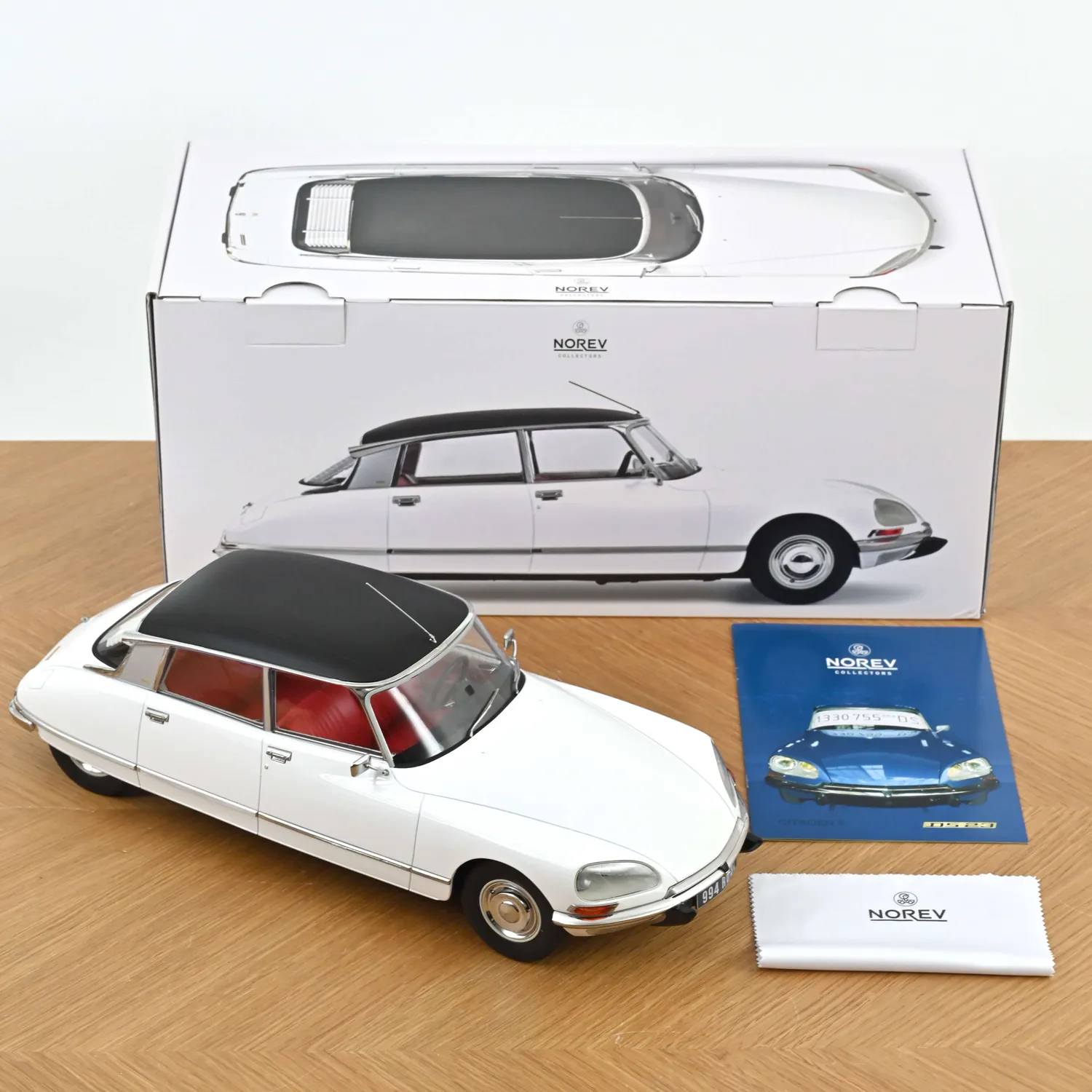 Norev Citroën DS 23 Pallas 1973 miniature 1/12 blanche 200pcs