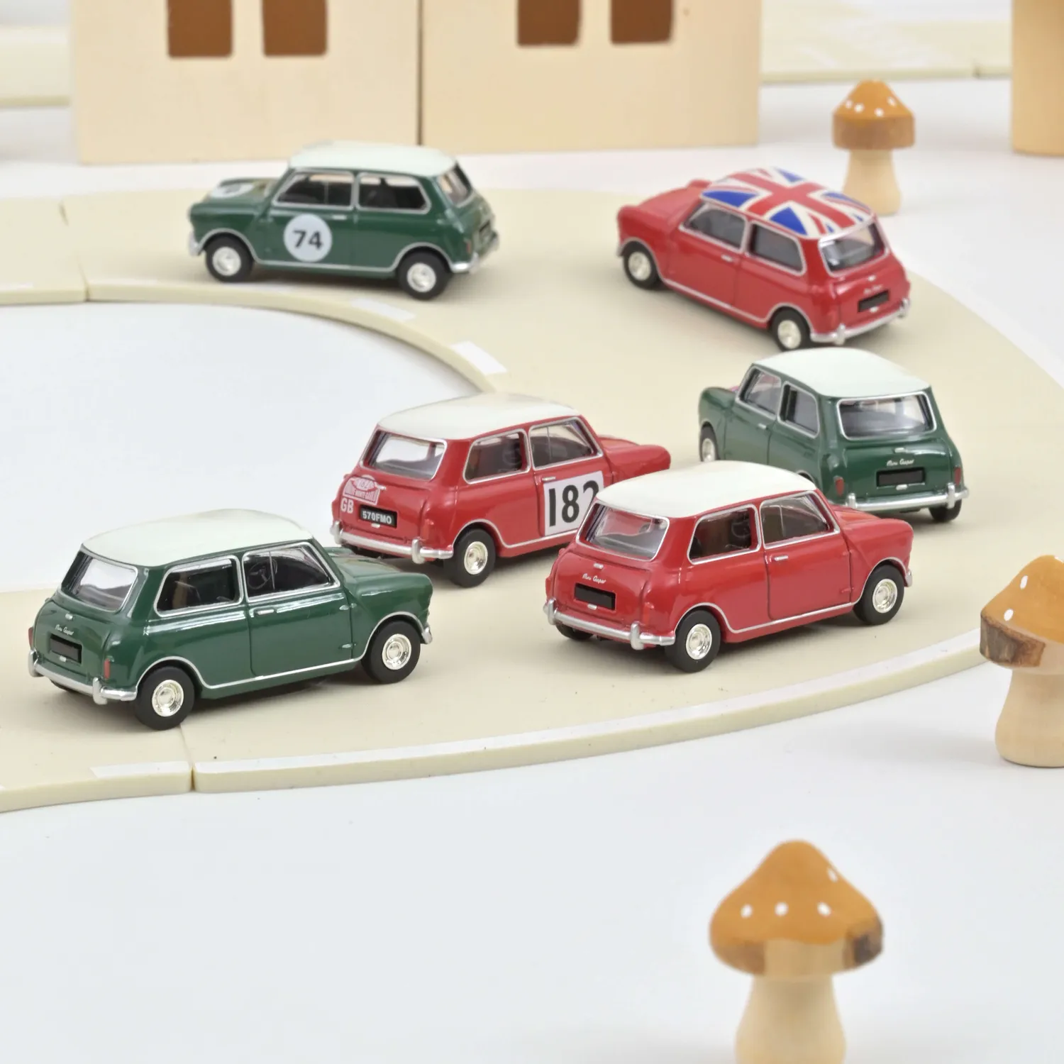 Norev Mini Cooper S 1964 miniature auto 1/54 vert amande