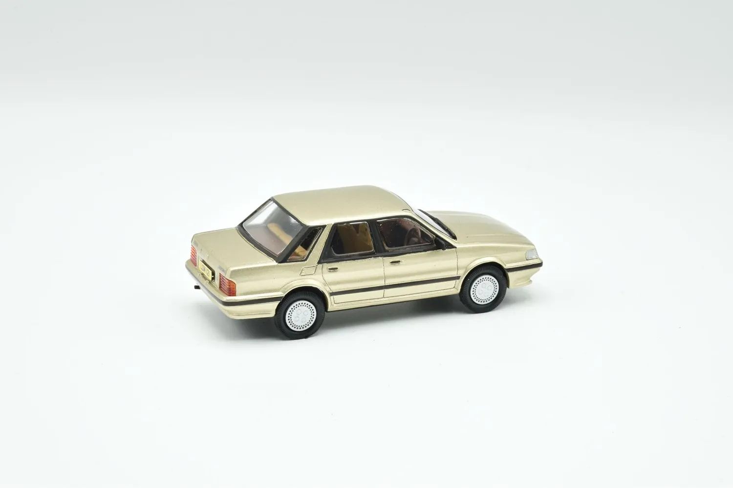 Brooklin Lansdowne Austin Montego 1.6 miniature gold