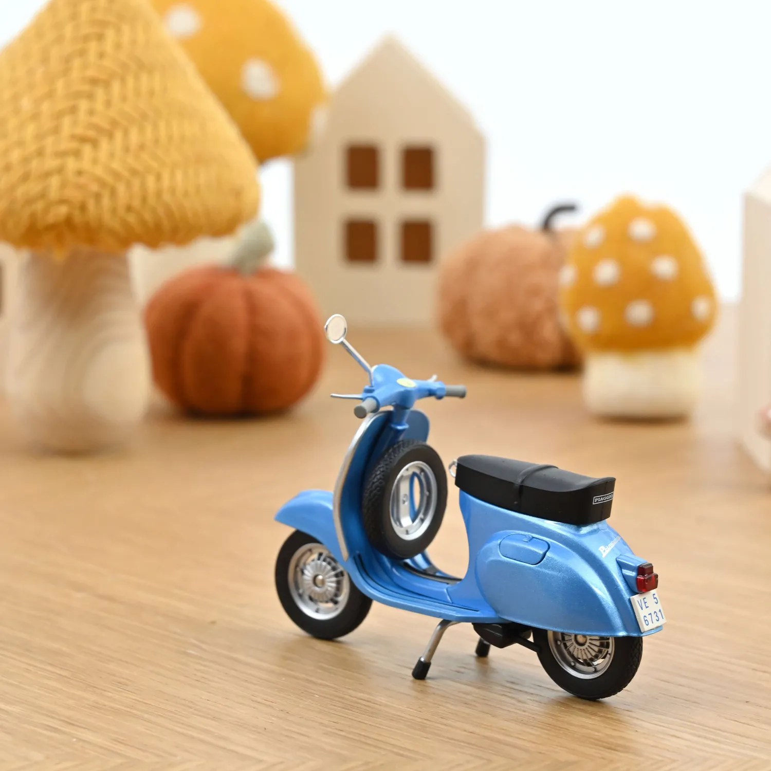 Norev Vespa 125 Primavera 1968 scooter 1/18 bleu