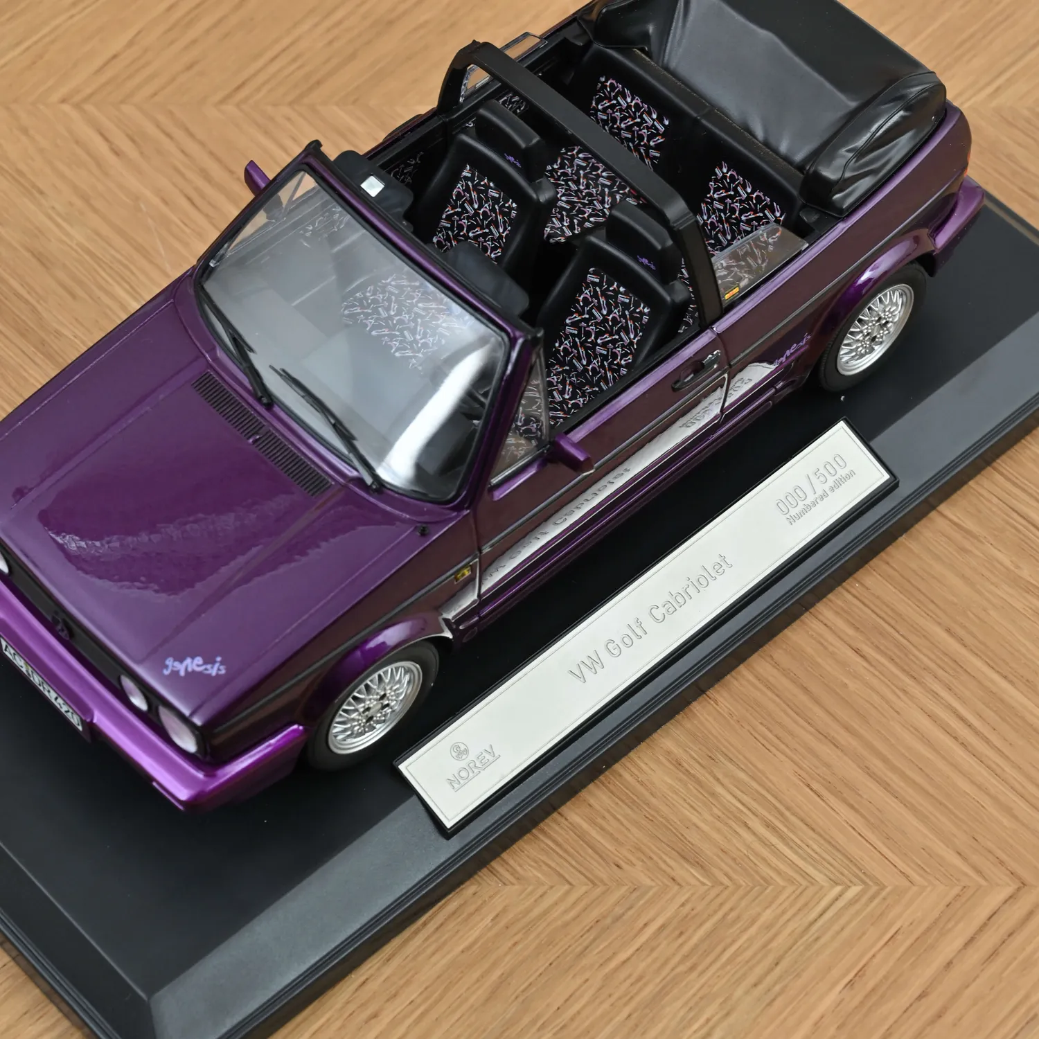 Norev VW Golf Cabriolet 1992 miniature 1/18 violet 500pcs