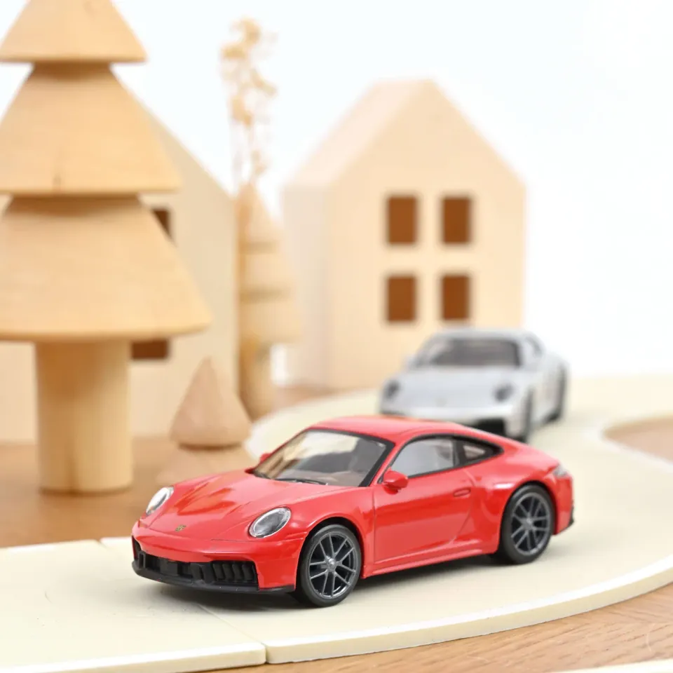 Norev Porsche 911 GTS 2024 Jet-car 1/43 rouge carmin